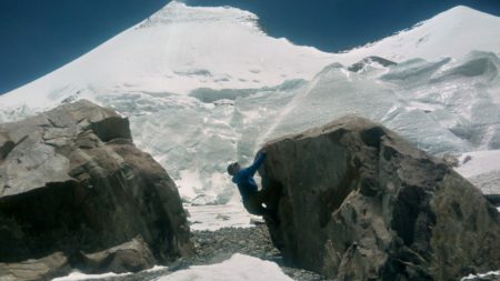 氷床谷ハイキングその2　更に奥へ