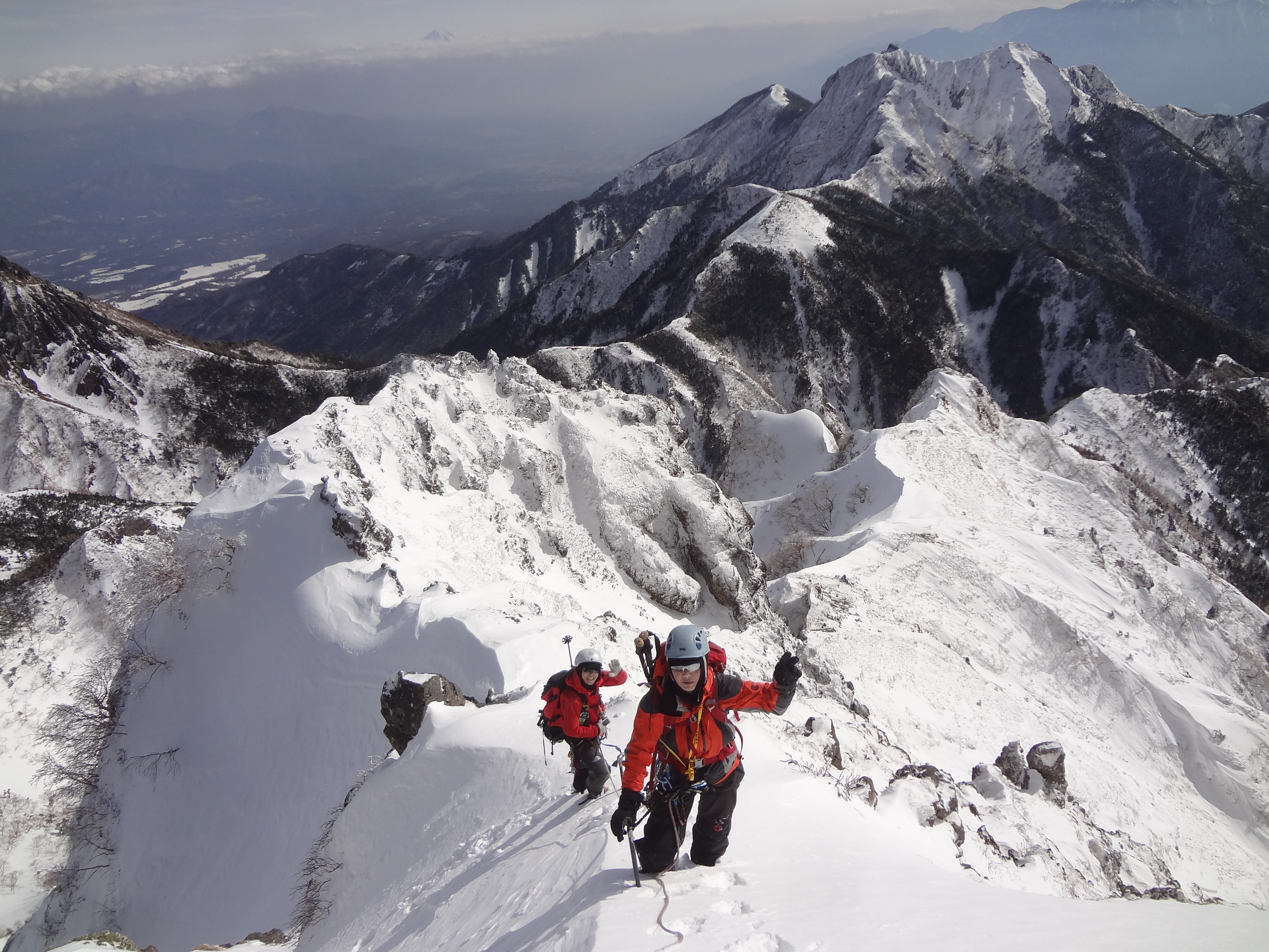 12月28日29日　八ヶ岳・赤岳登頂と雪山技術講習会2日間